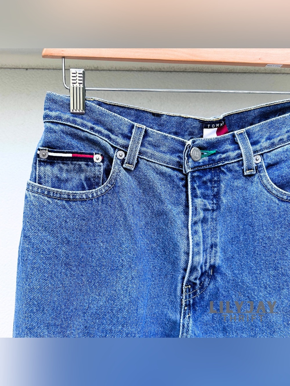 Tommy Hilfiger Men’s Light Blue Relaxed Fit Jeans with Flag Trim